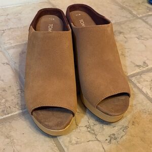 TOMS Tan Suede Open-Toe Mule Slides, 7.5